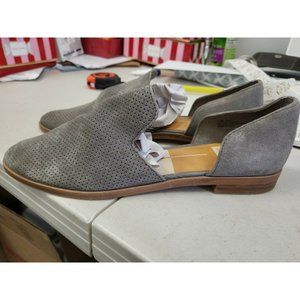 Pre owned dolce vita flats. Gray, size 8.5